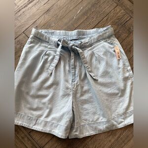 BNWT Joe Fresh Lightweight Shorts, size 10.